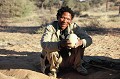 Les oeufs d'autruche ont une contenance d'environ deux litres et font d'excellentes gourdes que les Bushmen emportent avec eux ou enfouissent dans le sable, lors de leurs déplacements dans le désert... bushman,kalahari,namibie,botswana,afrique. 