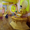 Vue d'une salle intérieure du Bouddha géant debout, destinée au recueillement et à la prière... bodhi,tataung,myanmar,birmanie. 