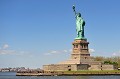 Cadeau de la France aux USA, la statue de la liberté est en place sur Liberty Island depuis le 28 octobre 1886, à quelques miles nautiques du sud de Manhattan. Ses caractéristiques sont impressionnantes : poids 225 tonnes, hauteur 46 mètres. Elle symbolise la liberté et la démocratie. statue,liberte,new,york. 