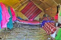Ces indiens, nomades flottants, ne peuvent prétendre à aucun titre de propriété, car leur habitat flottant est par nature éphémère... Titicaca,uros,perou. 