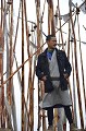 Les bhoutanais portent leur habit traditionnel. Le "go" est une sorte de kimono, remonté en jupe jusqu'aux genoux et serré à la taille par une ceinture. Lors d'une visite de dzong, ils revêtent une écharpe de cérémonie appelée "kabne", blanche pour le commun des mortels, bleue pour les parlementaires, verte pour les juges et jaune pour le roi et les chefs religieux... habit,traditionnel,bhoutan. 