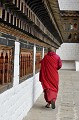 Outre les services administratifs de l'Etat, la forteresse abrite plusieurs temples et 
une importante communauté de moines. thymphu,bhoutan. 